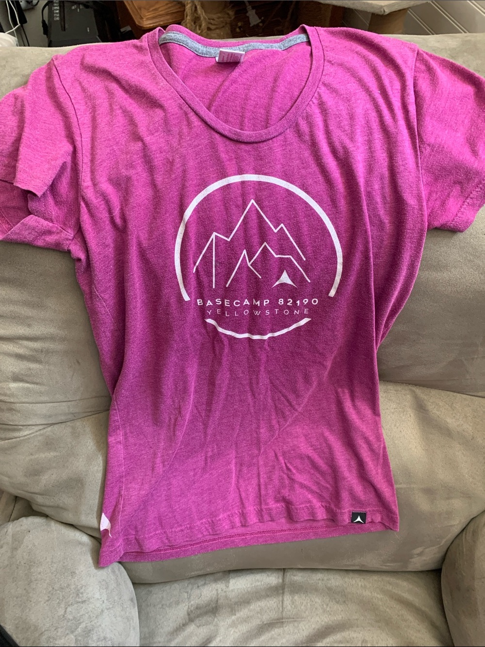 Yellowstone Basecamp Short Sleeve Tee in Fuchsia